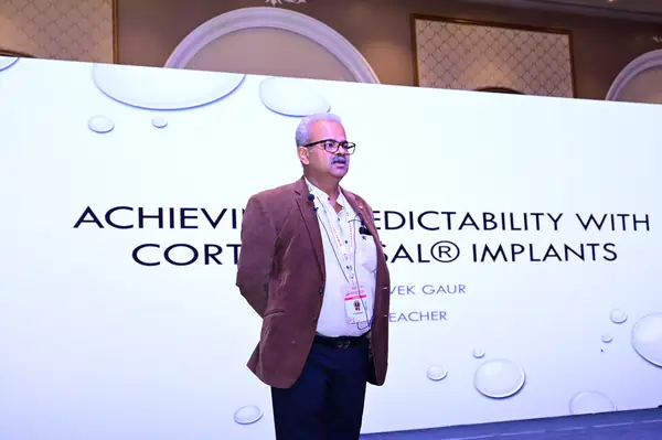 Dr. Vivek Gaur patient consultation